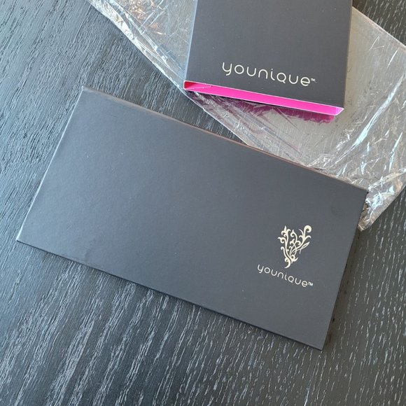 MOODSTRUCK pressed shadow 8 slot Palette only (No colors included) - Picture 4 of 6